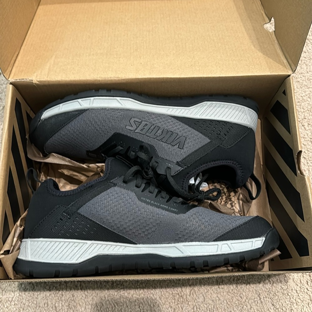 Viktos range trainer shoes size 9